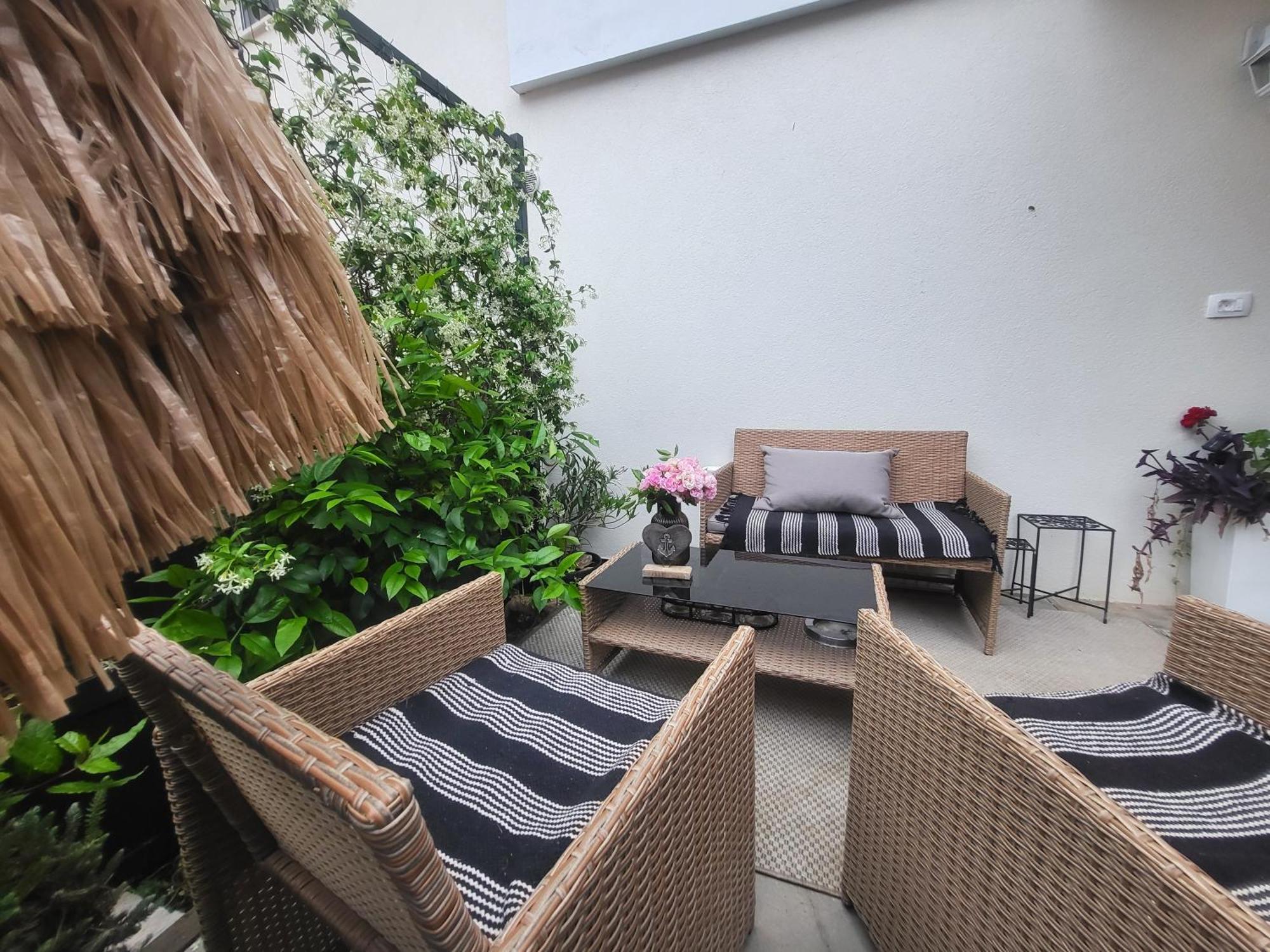 Villa Amore Radini Istrian Romantic Studio With Private Parking And Terrace ブルトニグラ エクステリア 写真